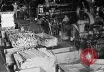 Standbild Herstellung und Montage von Studebaker Autos South Bend Indiana USA, 1920, aus Sekunde 30 historischem Filmmaterial Videoclip 65675071730