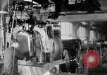 Standbild Endmontage von Studebaker Autos im Werk South Bend Indiana USA, 1920, aus Sekunde 29 historischem Filmmaterial Videoclip 65675071731
