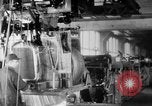 Standbild Endmontage von Studebaker Autos im Werk South Bend Indiana USA, 1920, aus Sekunde 31 historischem Filmmaterial Videoclip 65675071731