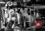 Standbild Endmontage von Studebaker Autos im Werk South Bend Indiana USA, 1920, aus Sekunde 34 historischem Filmmaterial Videoclip 65675071731