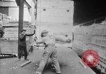 Standbild Automobile für den Export in der Studebaker Fabrik in Amerika United States USA, 1920, aus Sekunde 28 historischem Filmmaterial Videoclip 65675071732