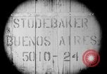 Standbild Automobile für den Export in der Studebaker Fabrik in Amerika United States USA, 1920, aus Sekunde 35 historischem Filmmaterial Videoclip 65675071732