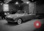 Standbild Internationale Automobilausstellung New York United States USA, 1959, aus Sekunde 10 historischem Filmmaterial Videoclip 65675071750