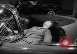 Standbild Internationale Automobilausstellung New York United States USA, 1959, aus Sekunde 15 historischem Filmmaterial Videoclip 65675071750