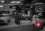 Standbild Internationale Automobilausstellung New York United States USA, 1959, aus Sekunde 22 historischem Filmmaterial Videoclip 65675071750