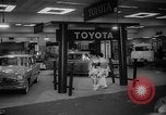 Standbild Internationale Automobilausstellung New York United States USA, 1959, aus Sekunde 24 historischem Filmmaterial Videoclip 65675071750