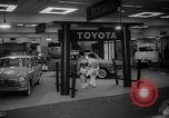 Standbild Internationale Automobilausstellung New York United States USA, 1959, aus Sekunde 25 historischem Filmmaterial Videoclip 65675071750