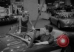 Standbild Internationale Automobilausstellung New York United States USA, 1959, aus Sekunde 45 historischem Filmmaterial Videoclip 65675071750