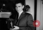 Standbild John Drupa New York United States USA, 1959, aus Sekunde 17 historischem Filmmaterial Videoclip 65675071752