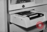 Image billet de chemin de fer automatisé machine Japon, 1967, de la seconde 20 séquences d'archives historiques vidéo 65675071759