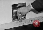 Image billet de chemin de fer automatisé machine Japon, 1967, de la seconde 33 séquences d'archives historiques vidéo 65675071759