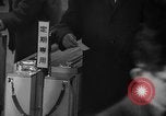 Image billet de chemin de fer automatisé machine Japon, 1967, de la seconde 44 séquences d'archives historiques vidéo 65675071759