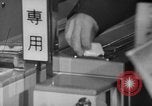 Image billet de chemin de fer automatisé machine Japon, 1967, de la seconde 47 séquences d'archives historiques vidéo 65675071759