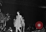 Immagine di Lavabile in lavatrice di sposa Manhattan New York City USA, 1967, secondo 8 filmato di repertorio 65675071760
