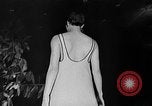 Immagine di Lavabile in lavatrice di sposa Manhattan New York City USA, 1967, secondo 35 filmato di repertorio 65675071760