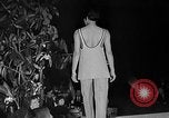 Immagine di Lavabile in lavatrice di sposa Manhattan New York City USA, 1967, secondo 36 filmato di repertorio 65675071760