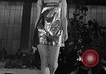 Immagine di Lavabile in lavatrice di sposa Manhattan New York City USA, 1967, secondo 46 filmato di repertorio 65675071760
