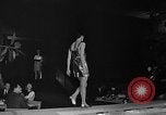 Immagine di Lavabile in lavatrice di sposa Manhattan New York City USA, 1967, secondo 53 filmato di repertorio 65675071760