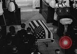 Immagine di General Douglas MacArthur sepoltura Norfolk Virginia USA, 1964, secondo 45 filmato di repertorio 65675071762