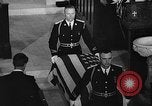 Immagine di General Douglas MacArthur sepoltura Norfolk Virginia USA, 1964, secondo 59 filmato di repertorio 65675071762