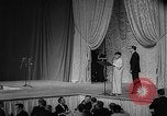 Immagine di Sfilata di moda Universal City Los Angeles California USA, 1964, secondo 39 filmato di repertorio 65675071763