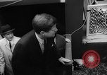 Image Le président John F Kennedy assiste à l'inauguration match de baseball à DC Stadium Washington DC USA, 1962, de la seconde 11 séquences d'archives historiques vidéo 65675071771