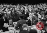 Image Le président John F Kennedy assiste à l'inauguration match de baseball à DC Stadium Washington DC USA, 1962, de la seconde 17 séquences d'archives historiques vidéo 65675071771