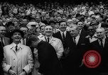 Image Le président John F Kennedy assiste à l'inauguration match de baseball à DC Stadium Washington DC USA, 1962, de la seconde 32 séquences d'archives historiques vidéo 65675071771