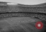 Image Le président John F Kennedy assiste à l'inauguration match de baseball à DC Stadium Washington DC USA, 1962, de la seconde 55 séquences d'archives historiques vidéo 65675071771