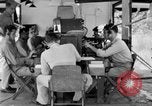 Standbild Kommunikation Guadalcanal Salomonen, 1943, aus Sekunde 13 historischem Filmmaterial Videoclip 65675071781
