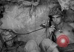 Standbild Kommunikation Peleliu Palau Inseln, 1945, aus Sekunde 57 historischem Filmmaterial Videoclip 65675071784