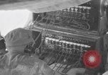 Standbild Kommunikation Peleliu Palau Inseln, 1945, aus Sekunde 59 historischem Filmmaterial Videoclip 65675071785