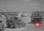 Standbild Marine Corps Kommunikation Peleliu Palau Inseln, 1945, aus Sekunde 3 historischem Filmmaterial Videoclip 65675071787