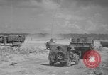 Standbild Marine Corps Kommunikation Peleliu Palau Inseln, 1945, aus Sekunde 6 historischem Filmmaterial Videoclip 65675071787