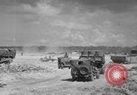 Standbild Marine Corps Kommunikation Peleliu Palau Inseln, 1945, aus Sekunde 9 historischem Filmmaterial Videoclip 65675071787