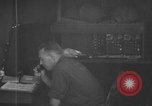 Standbild Marine Corps Kommunikation Peleliu Palau Inseln, 1945, aus Sekunde 34 historischem Filmmaterial Videoclip 65675071787