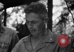 Standbild Kommunikation Peleliu Palau Inseln, 1945, aus Sekunde 52 historischem Filmmaterial Videoclip 65675071789