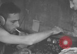 Standbild Kommunikation Peleliu Palau Inseln, 1945, aus Sekunde 46 historischem Filmmaterial Videoclip 65675071790
