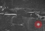 Standbild Kommunikation Peleliu Palau Inseln, 1945, aus Sekunde 61 historischem Filmmaterial Videoclip 65675071790