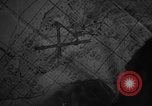 Standbild Kommunikation Peleliu Palau Inseln, 1945, aus Sekunde 15 historischem Filmmaterial Videoclip 65675071791