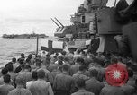 Standbild Beerdigung Pazifik, 1944, aus Sekunde 5 historischem Filmmaterial Videoclip 65675071809