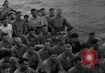 Standbild Beerdigung Pazifik, 1944, aus Sekunde 22 historischem Filmmaterial Videoclip 65675071809