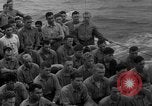 Standbild Beerdigung Pazifik, 1944, aus Sekunde 25 historischem Filmmaterial Videoclip 65675071809