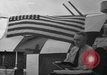 Standbild Beerdigung Pazifik, 1944, aus Sekunde 28 historischem Filmmaterial Videoclip 65675071809
