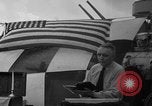 Standbild Beerdigung Pazifik, 1944, aus Sekunde 36 historischem Filmmaterial Videoclip 65675071809