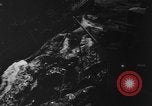 Standbild Transfer von Verwundeten Pazifik, 1944, aus Sekunde 7 historischem Filmmaterial Videoclip 65675071811
