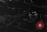 Standbild Transfer von Verwundeten Pazifik, 1944, aus Sekunde 21 historischem Filmmaterial Videoclip 65675071811