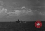 Standbild Transfer von Verwundeten Pazifik, 1944, aus Sekunde 28 historischem Filmmaterial Videoclip 65675071811