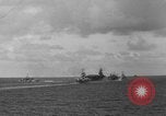 Standbild Transfer von Verwundeten Pazifik, 1944, aus Sekunde 29 historischem Filmmaterial Videoclip 65675071811