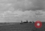Standbild Transfer von Verwundeten Pazifik, 1944, aus Sekunde 34 historischem Filmmaterial Videoclip 65675071811